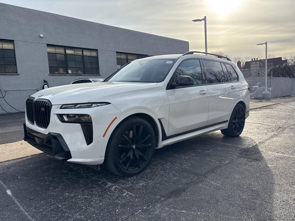 2025 BMW X7 M60i's photo