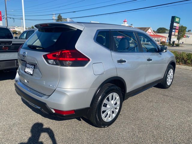 2017 Nissan Rogue S photo 3