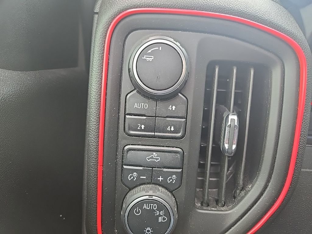 2019 Chevrolet Silverado 1500 Custom Trail Boss photo 4