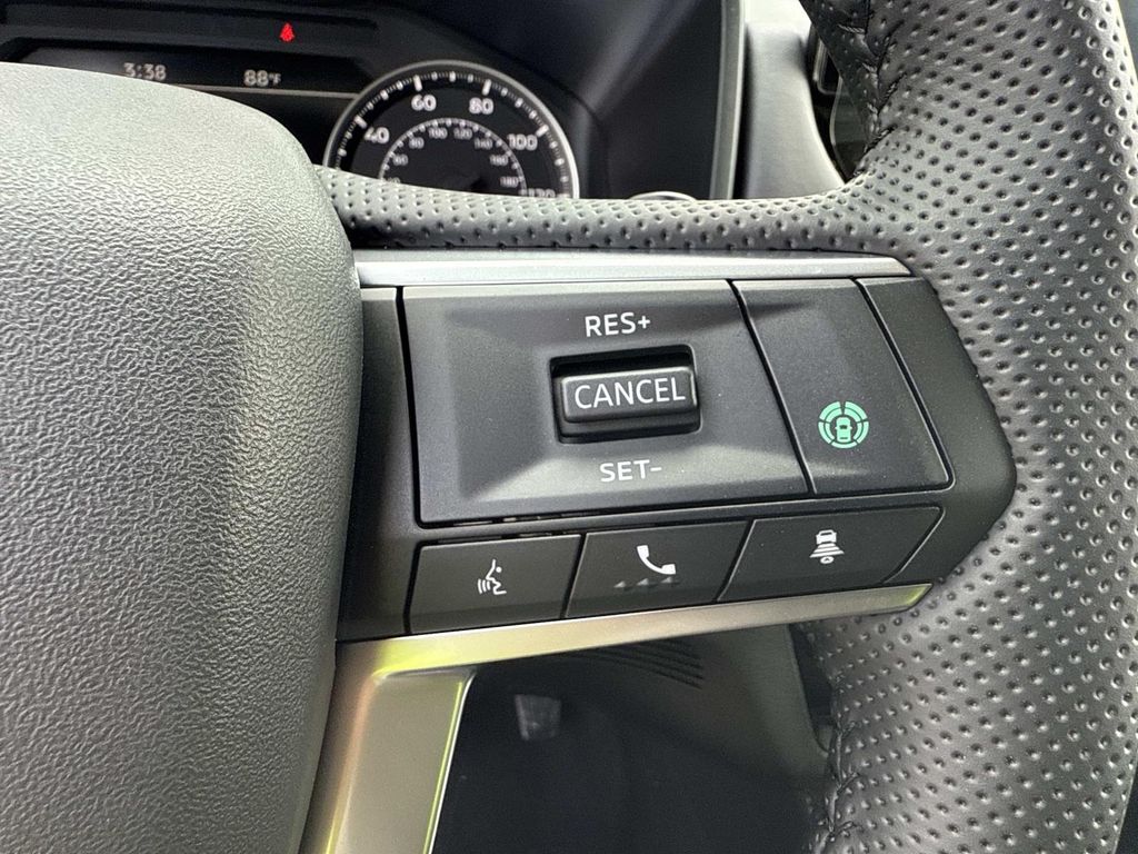 2025 Mitsubishi Outlander SE photo 30