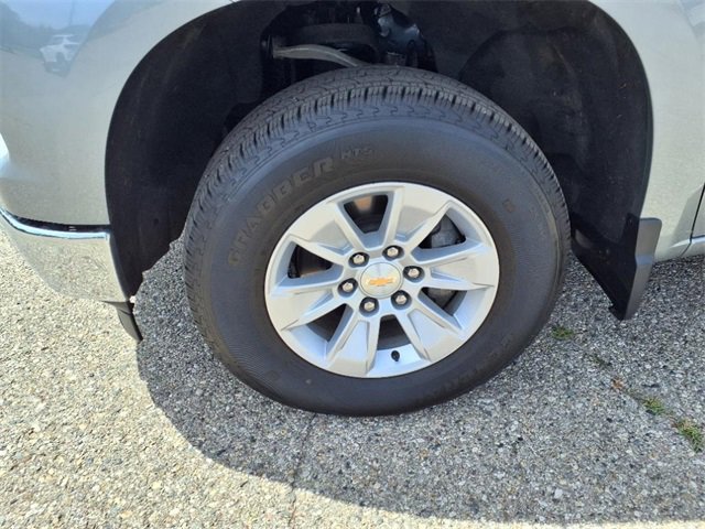 2025 Chevrolet Silverado 1500 LT photo 3