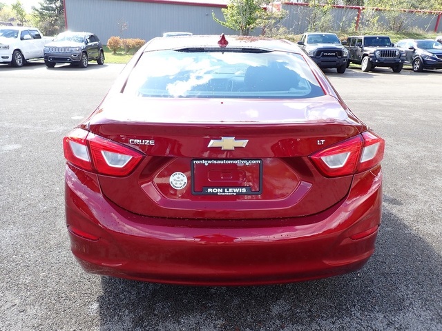 2018 Chevrolet Cruze LT photo 4