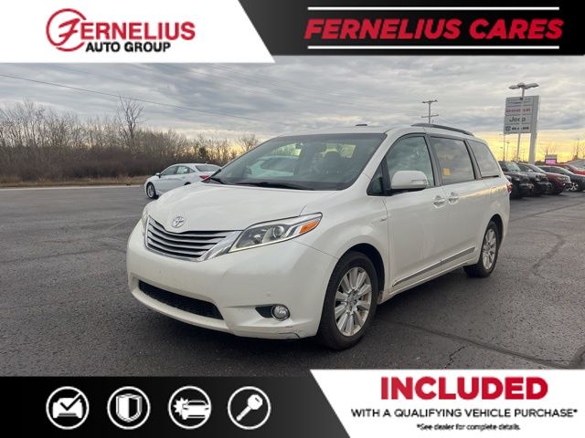 2017 Toyota Sienna Limited Premium photo 2