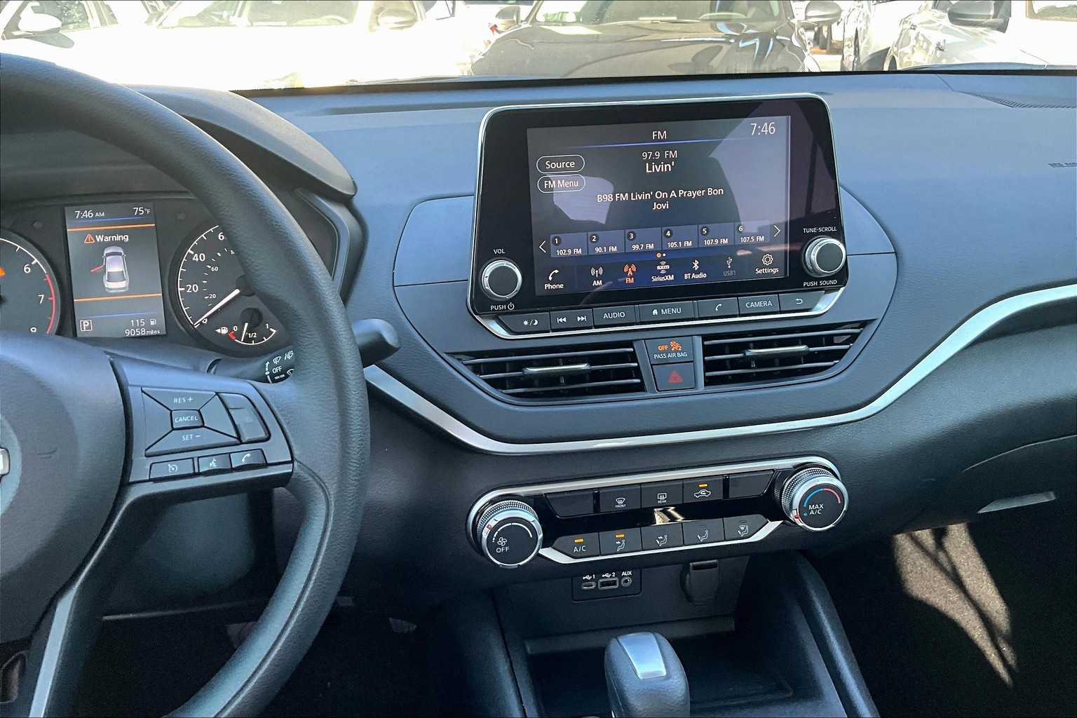 2025 Nissan Altima S photo 3