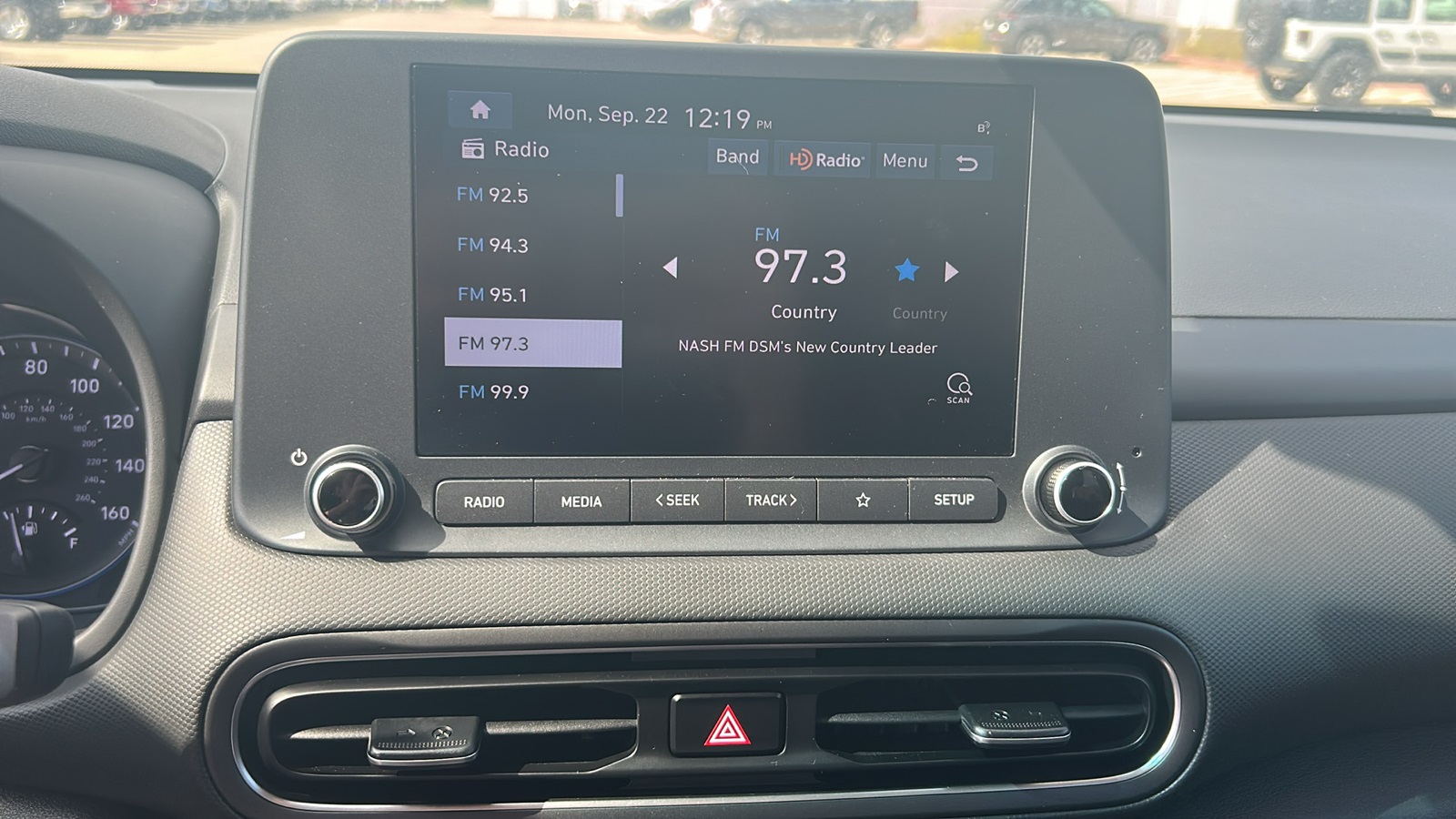2023 Hyundai Kona SEL photo 18