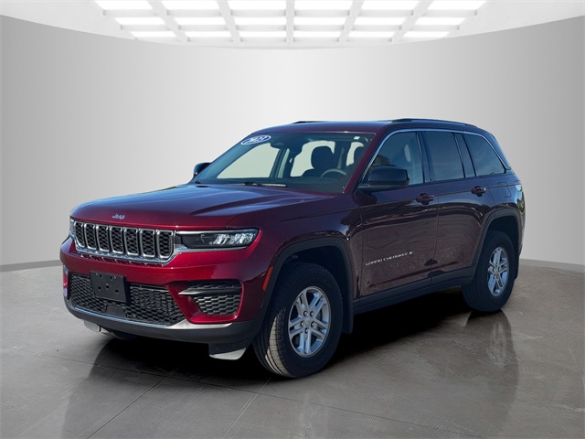 2023 Jeep Grand Cherokee Laredo photo 3