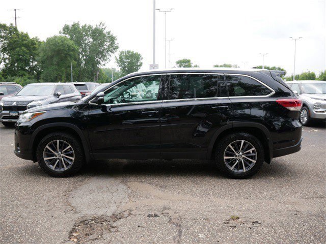 2019 Toyota Highlander XLE photo 3