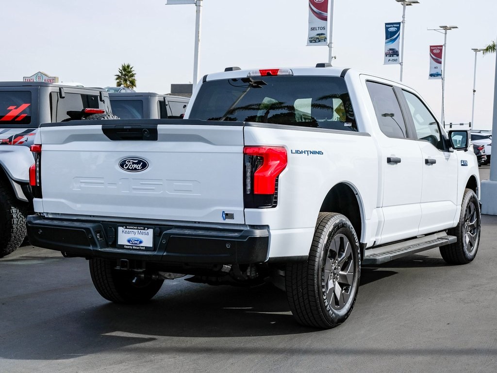 2024 Ford F-150 Lightning photo 8