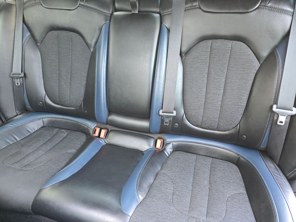 2015 Chrysler 200 S photo 16