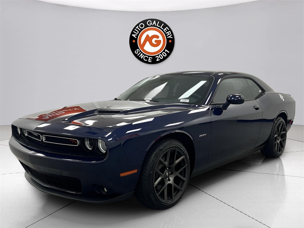 2017 Dodge Challenger R/T photo 3
