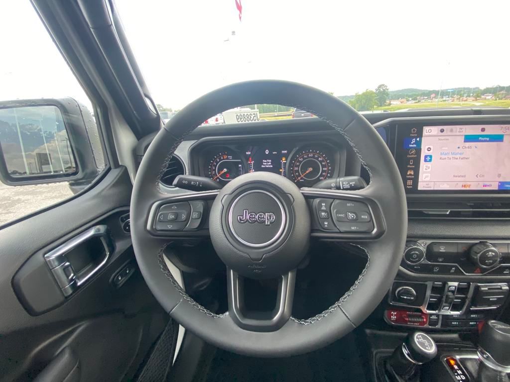 2025 Jeep Gladiator Willys photo 12