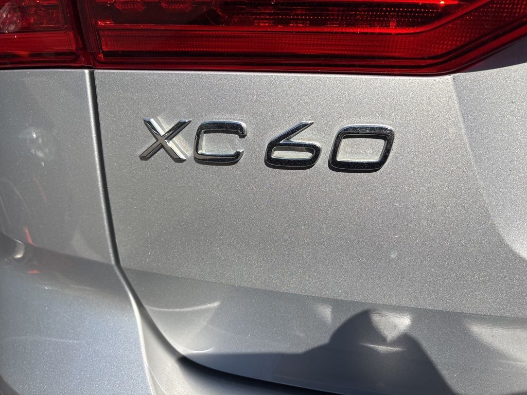 2019 Volvo XC60 T5 Inscription photo 14