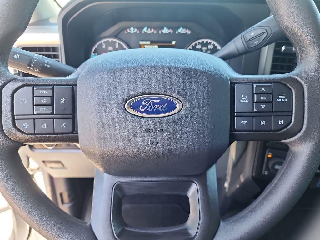 2025 Ford F-250 photo 17