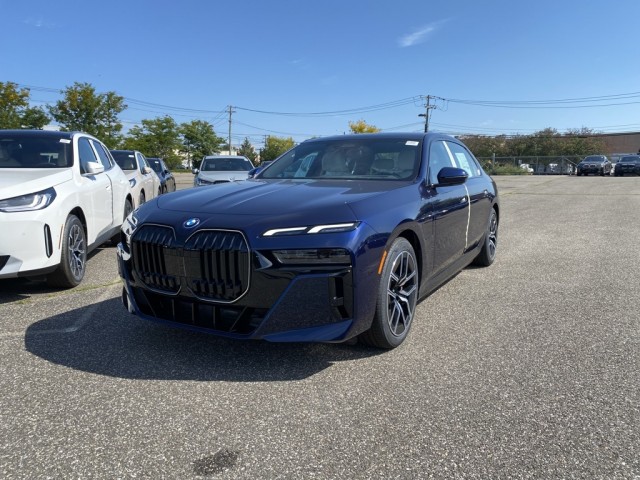 New 2026 BMW 7 Series 750e xDrive 4dr Car in Westbury #26-62909