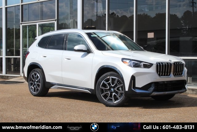 2026 BMW X1 28i's photo