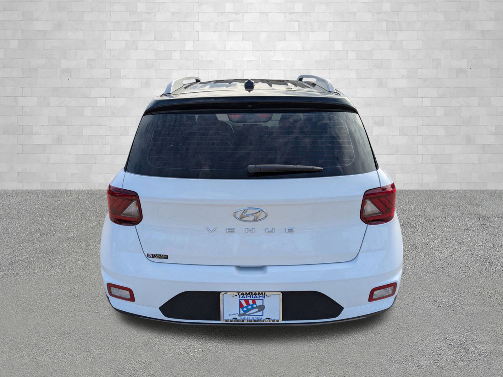 2025 Hyundai Venue Limited photo 3