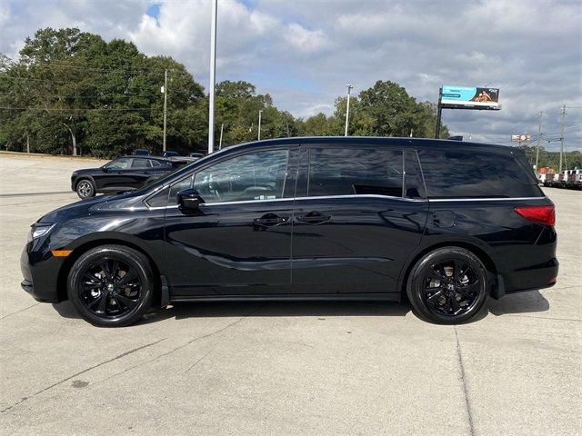 2023 Honda Odyssey Sport photo 2