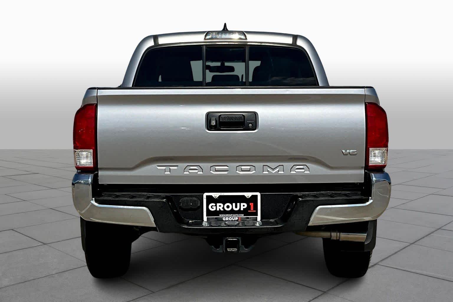 2017 Toyota Tacoma SR5 photo 4