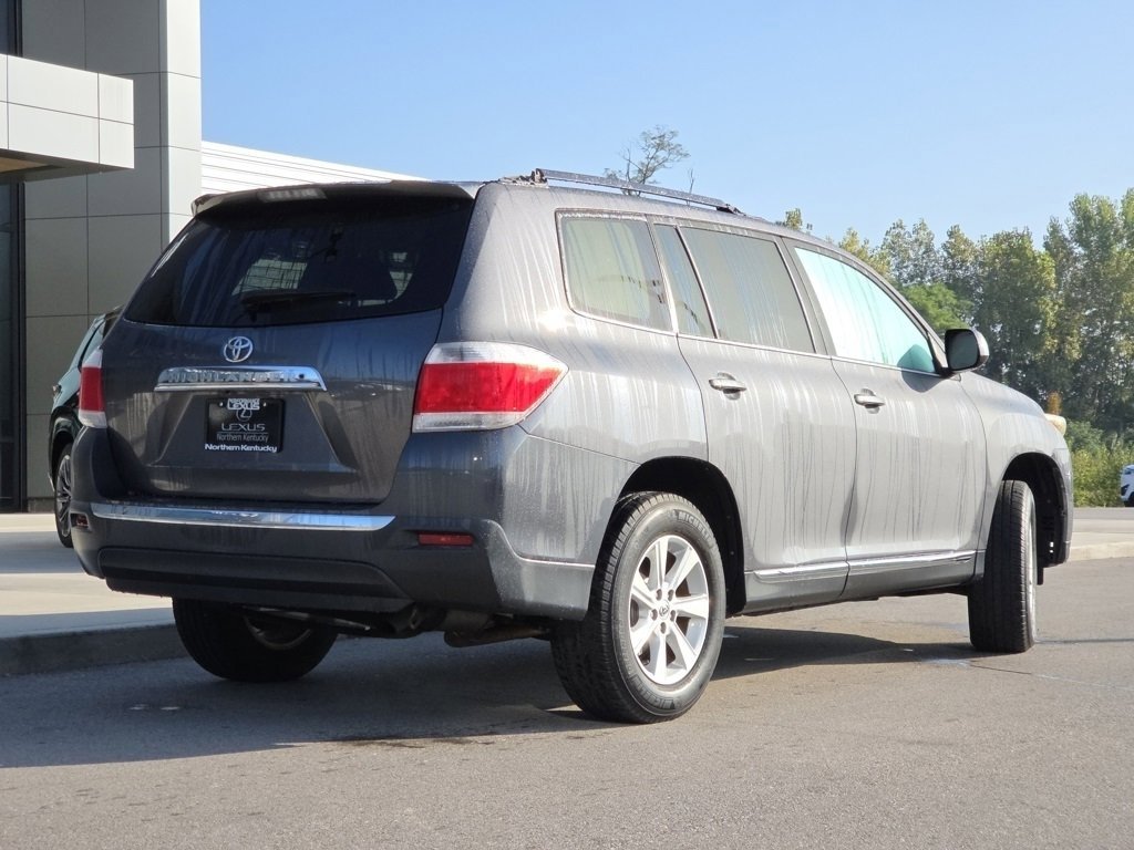 2013 Toyota Highlander Base photo 19