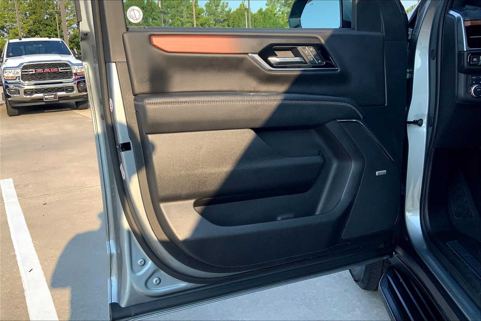 2025 Gmc Yukon Denali photo 38