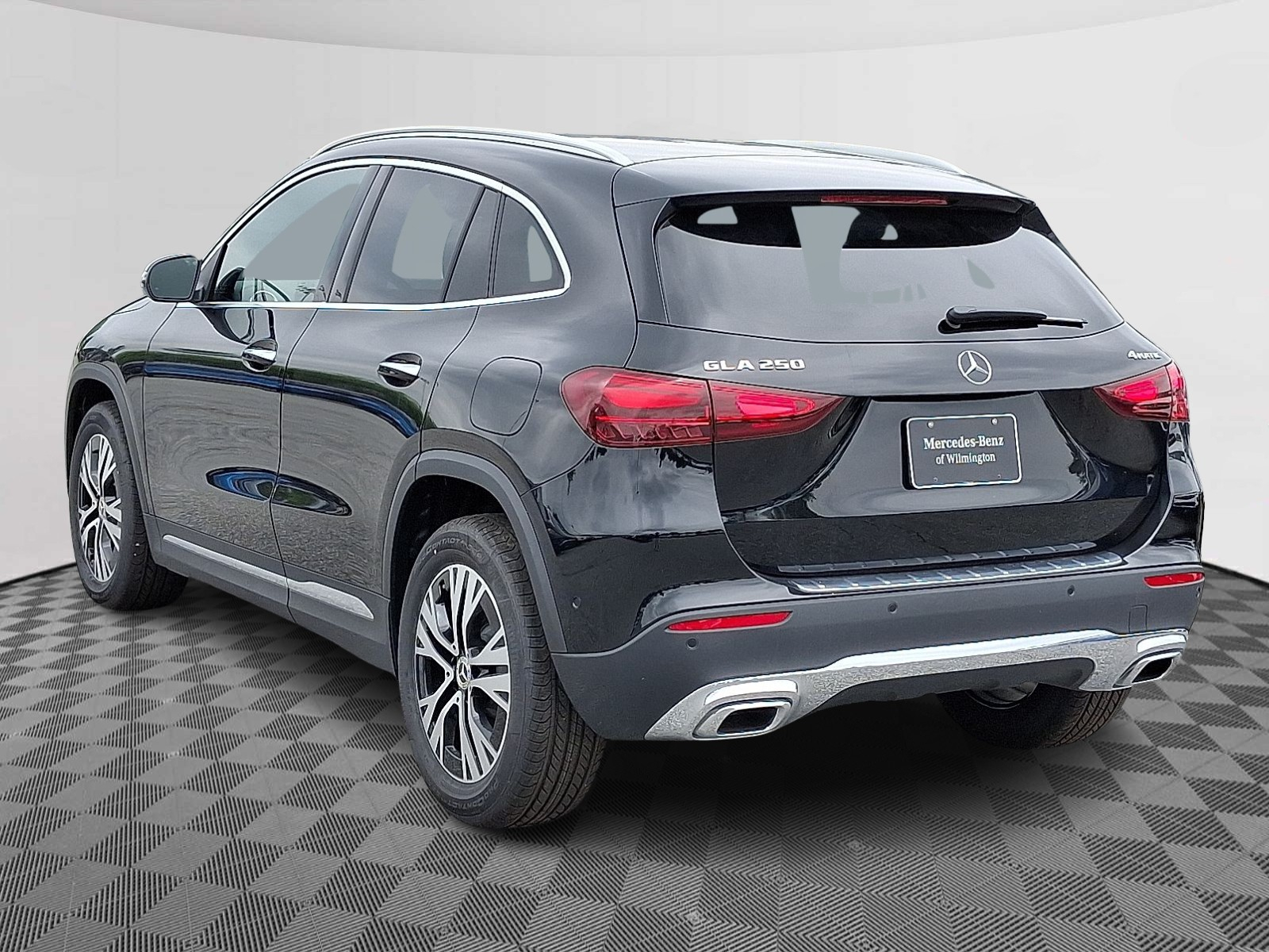 2025 Mercedes Benz GLA 250 4MATIC photo 4