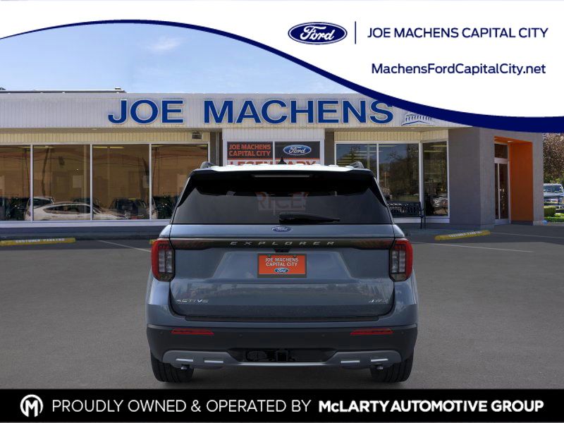 2025 Ford Explorer photo 3