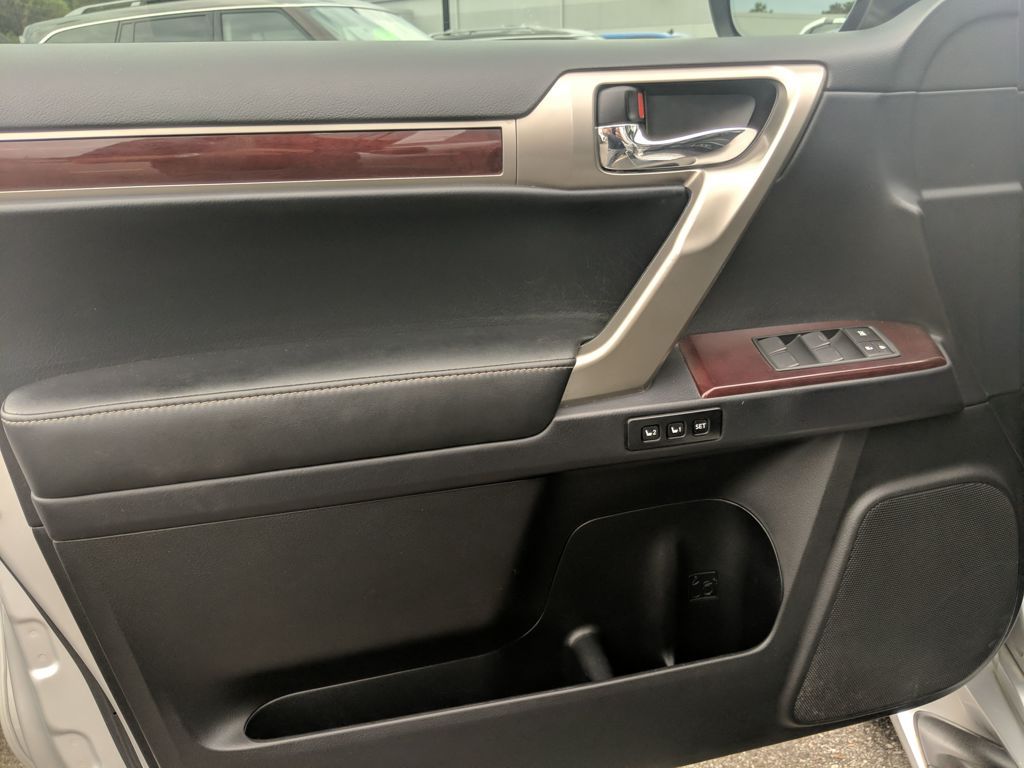 2019 Lexus GX 460 photo 30