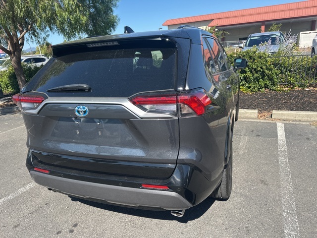 2020 Toyota RAV4 Hybrid XSE photo 7