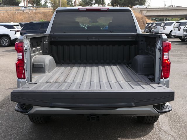 2025 Chevrolet Silverado Custom photo 6