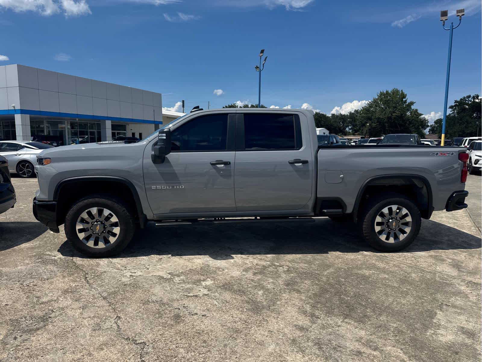 2025 Chevrolet Silverado 2500HD Custom photo 3