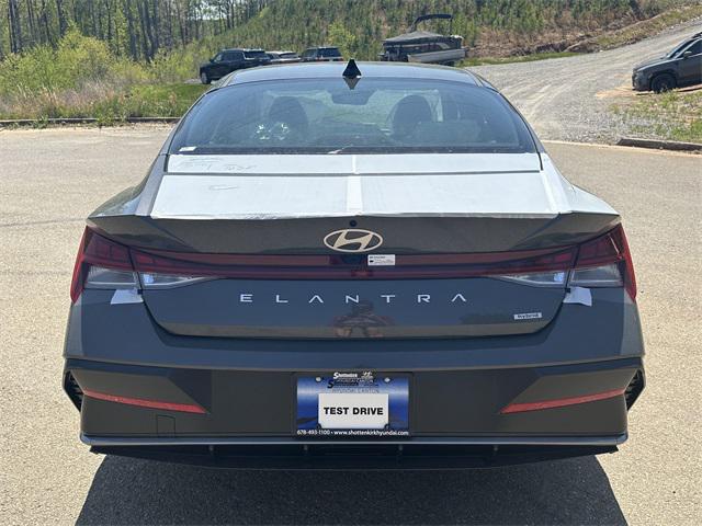 2025 Hyundai Elantra Hybrid Limited photo 4