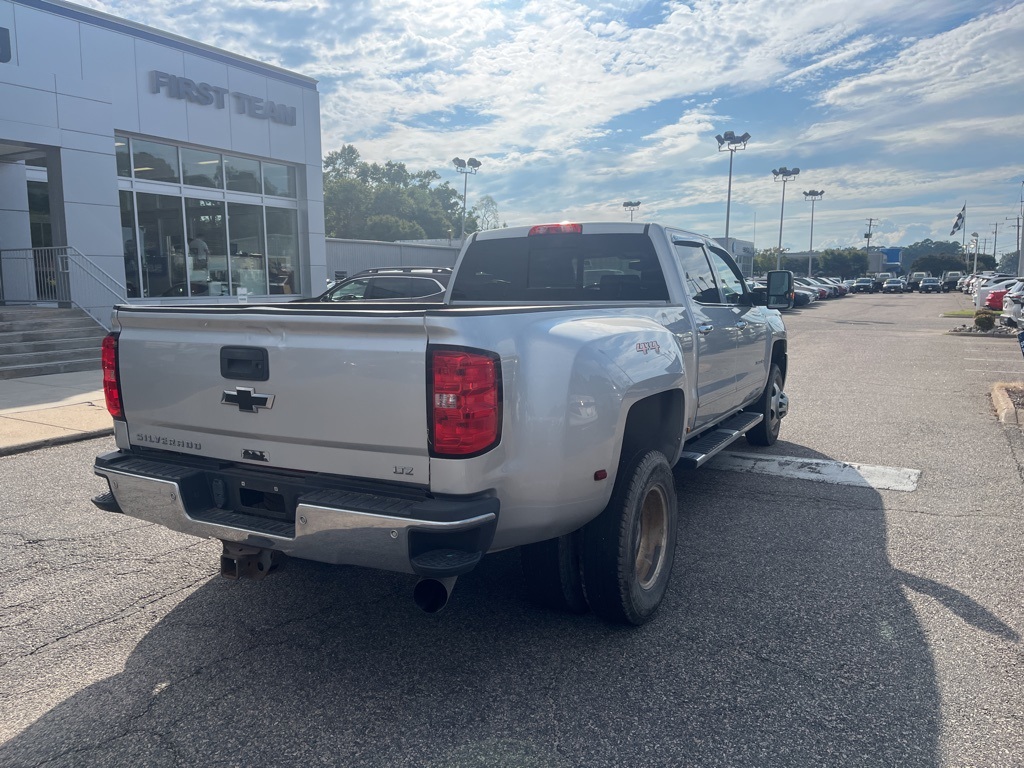 2019 Chevrolet Silverado 3500HD LTZ photo 4