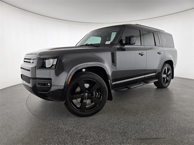 2025 Land Rover Defender V8's photo