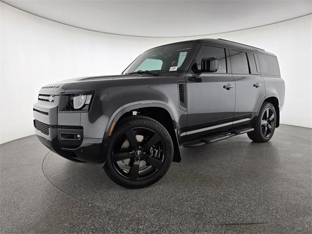 2025 Land Rover Defender V8's photo