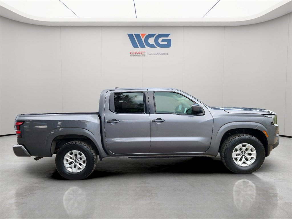 2024 Nissan Frontier SV photo 3