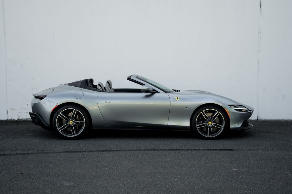 2024 Ferrari Roma Spider photo 3
