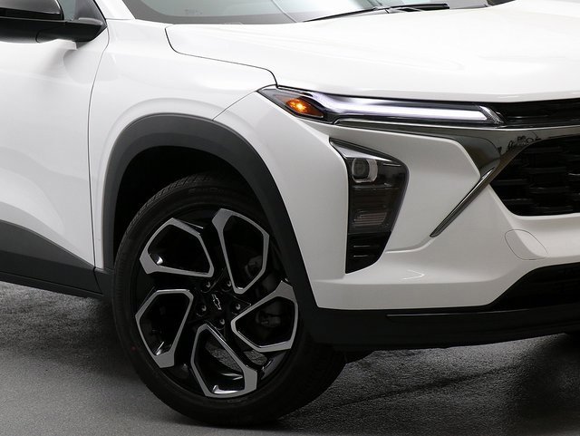 2025 Chevrolet Trax photo 3