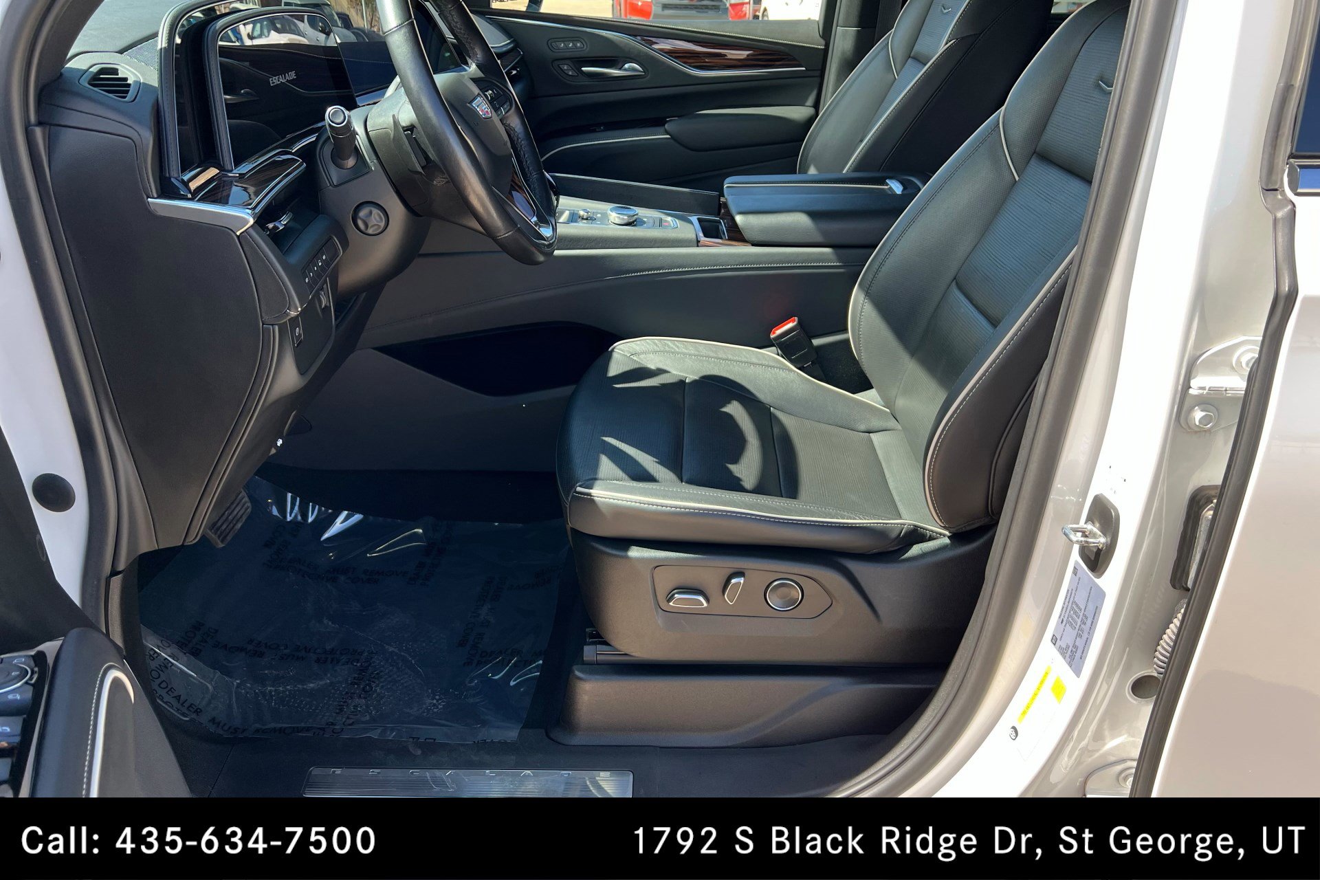 2021 Cadillac Escalade Premium Luxury photo 17