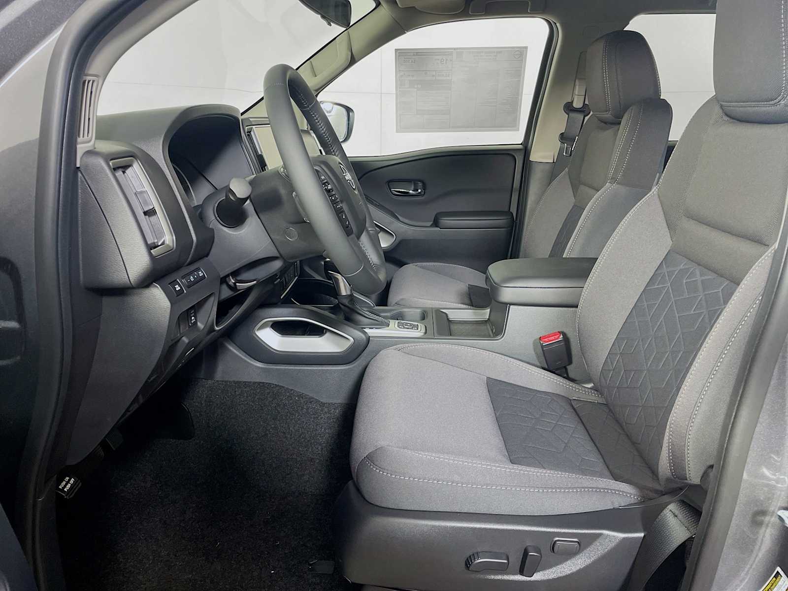 2026 Nissan Frontier Crew Cab SV photo 4