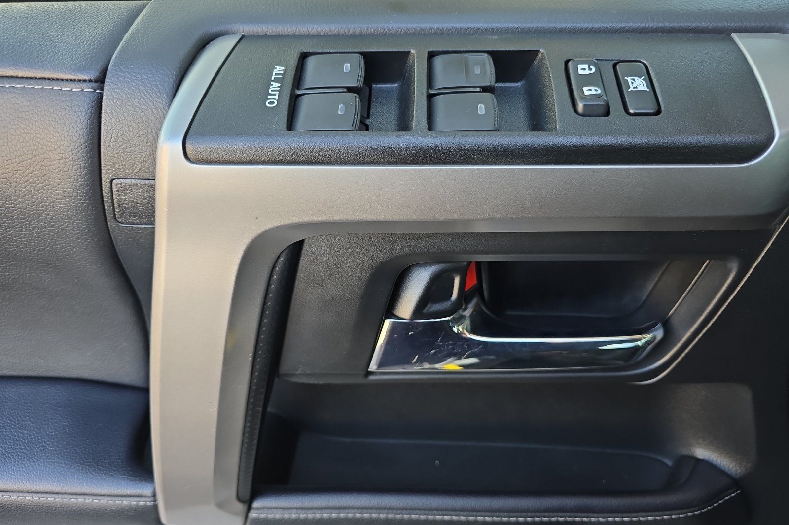 2022 Toyota 4Runner SR5 photo 9