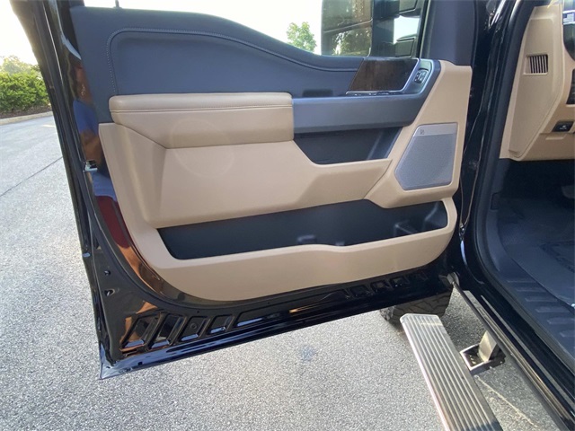 2024 Ford F-350 Lariat photo 17