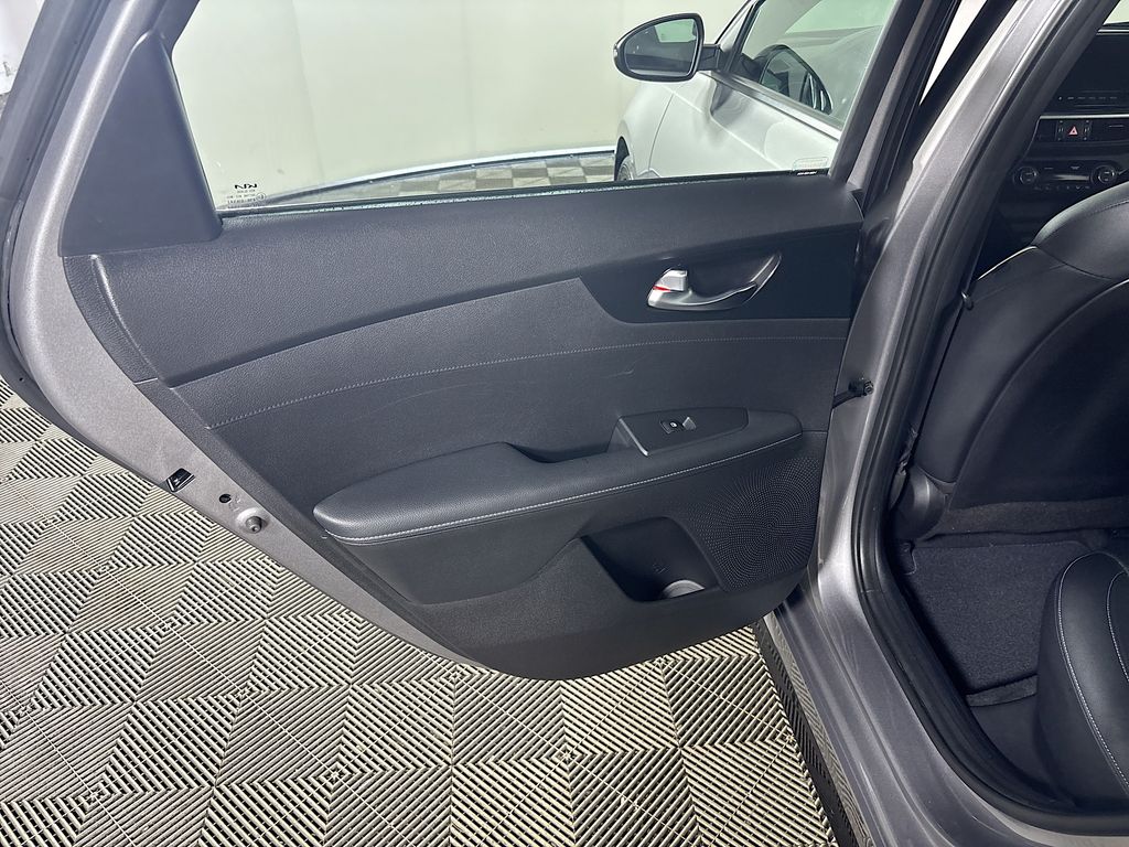 2023 Kia Forte GT-Line photo 19