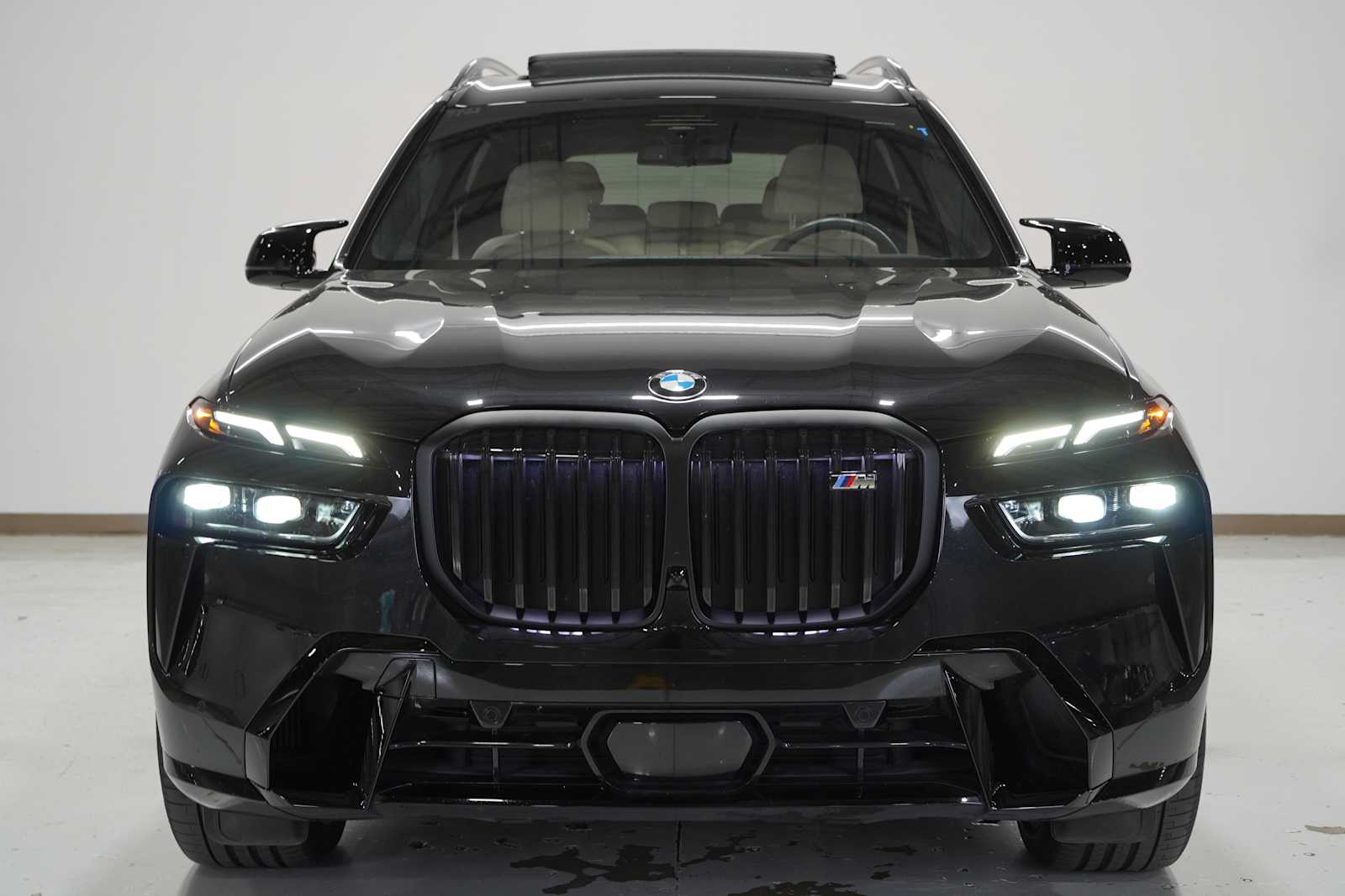 2025 Bmw X7 M60i photo 2