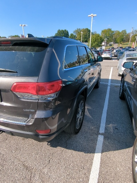 2019 Jeep Grand Cherokee Limited photo 2