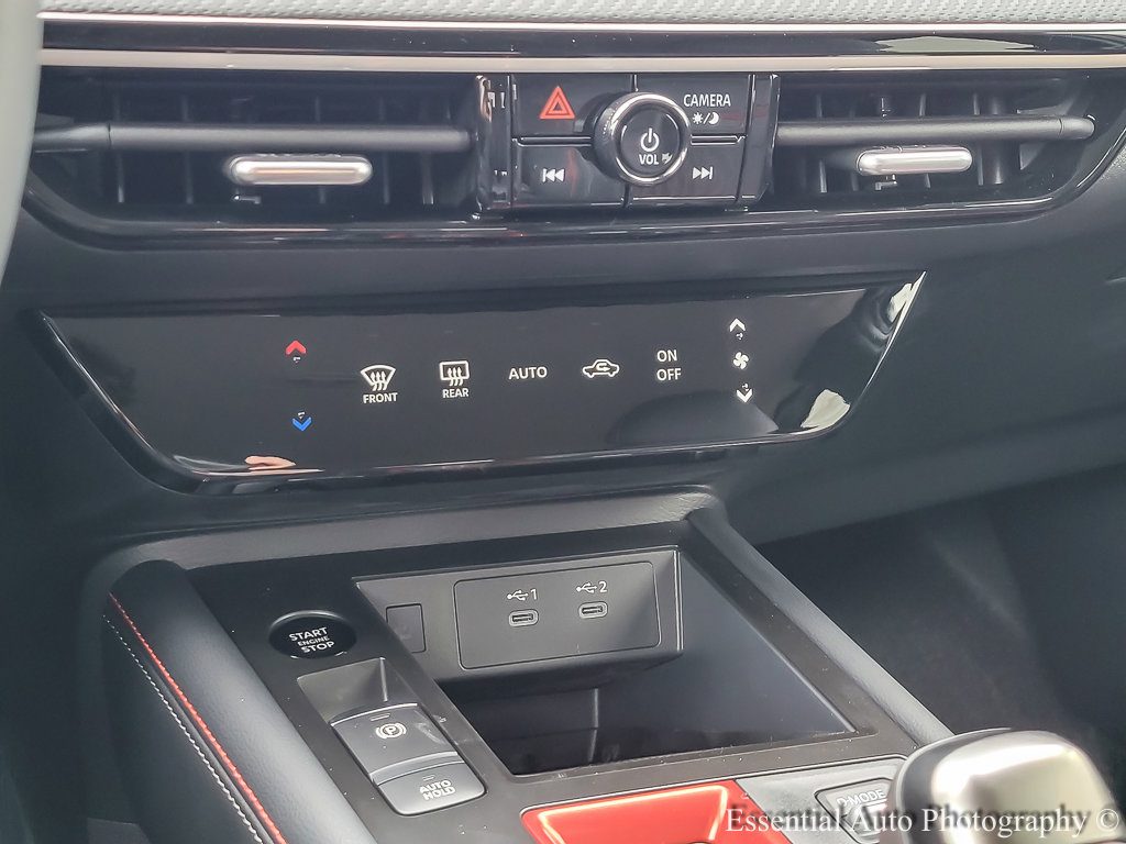 2025 Nissan Kicks SR photo 12