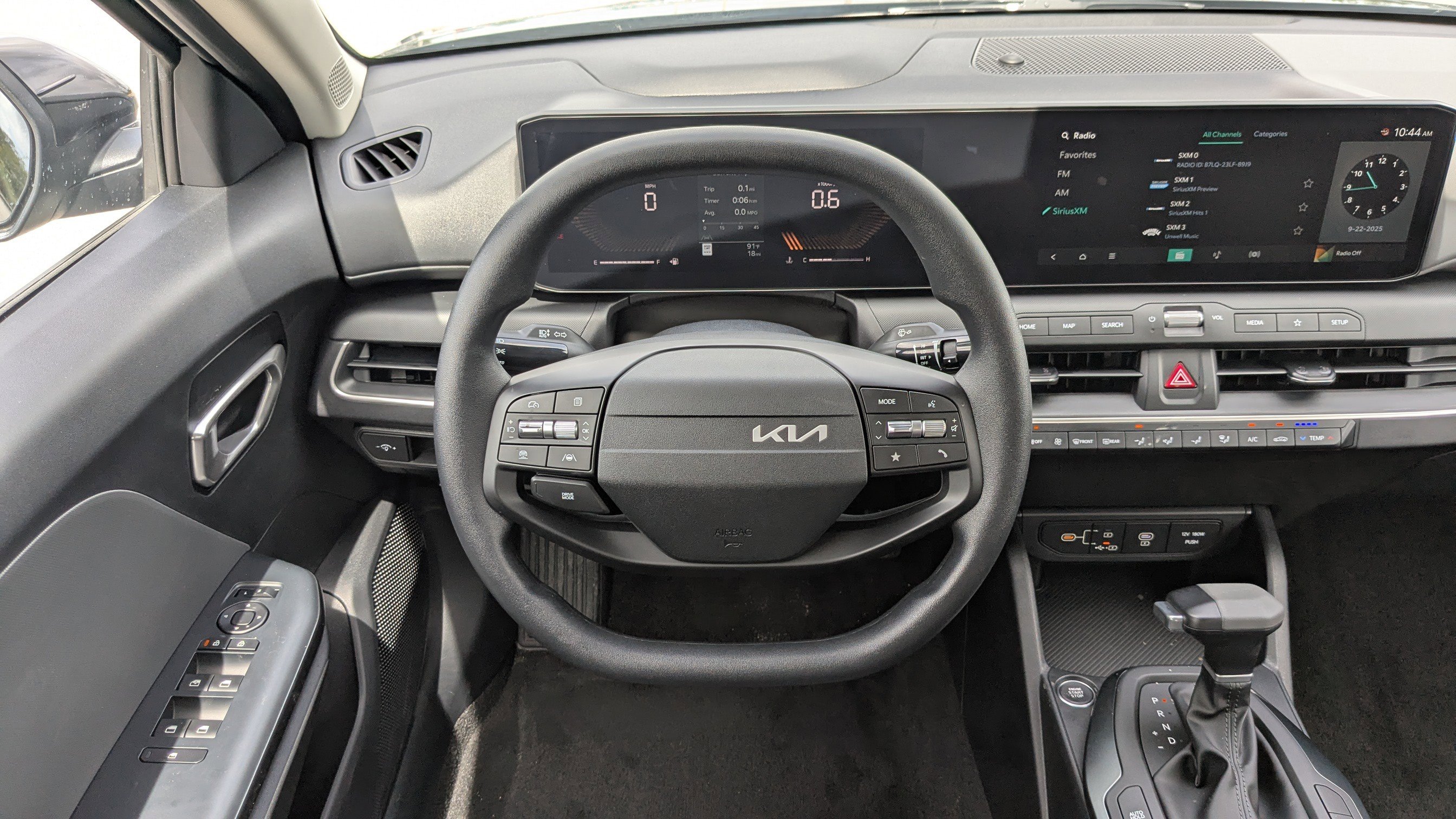 2025 Kia K4 LXS photo 16