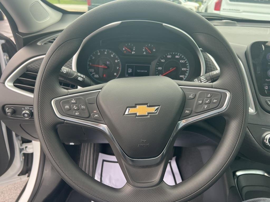 2024 Chevrolet Malibu 1LT photo 12
