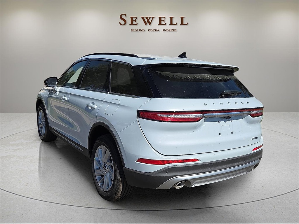 2026 Lincoln Corsair Premiere photo 3