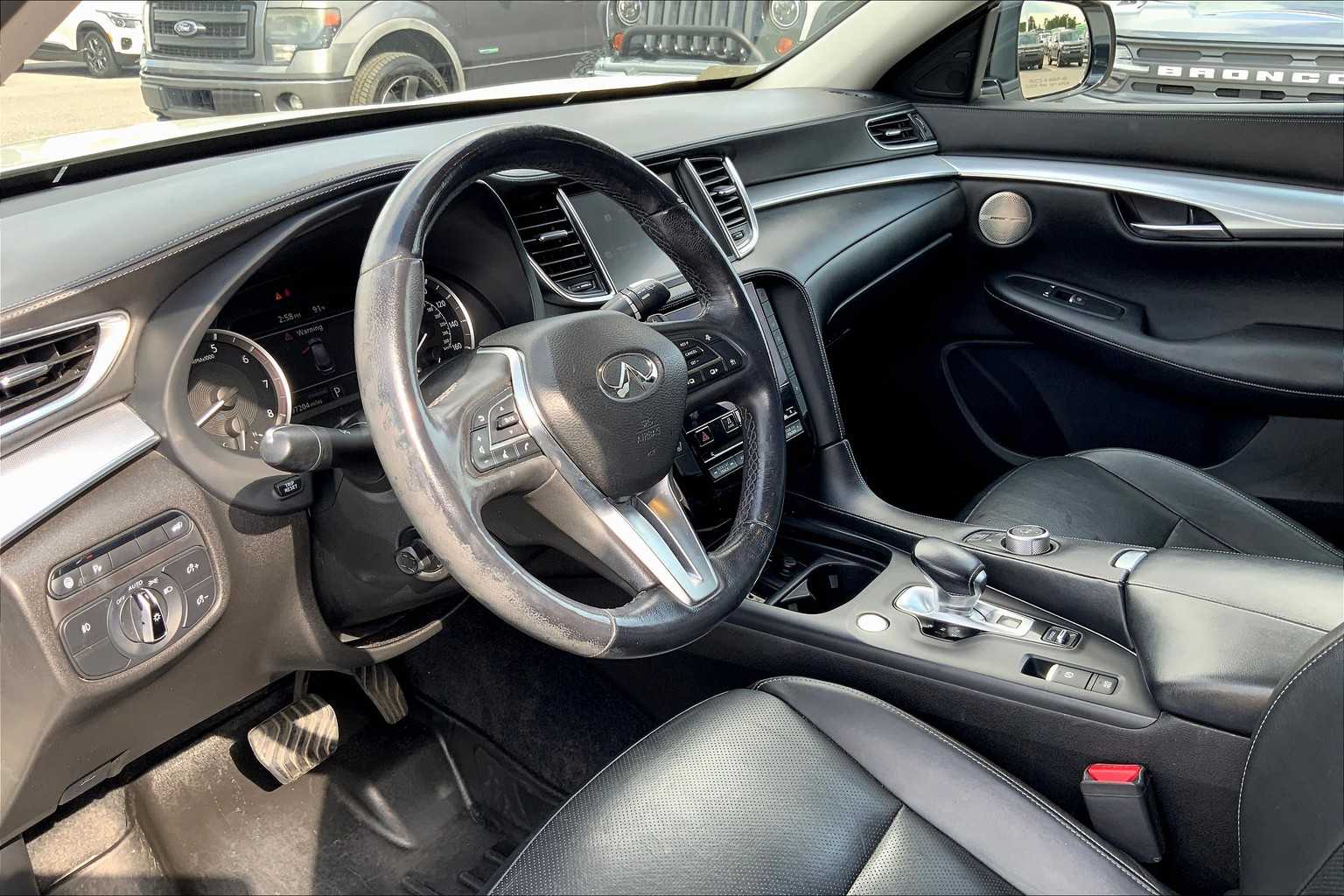 2019 Infiniti QX50 Essential photo 17