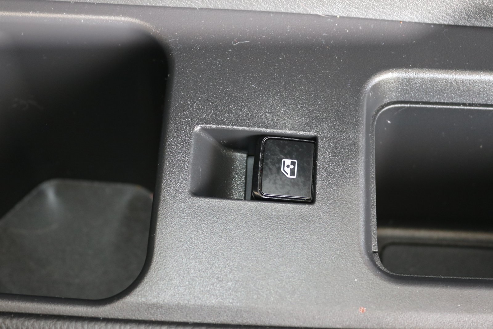 2022 Nissan Pathfinder SV photo 15